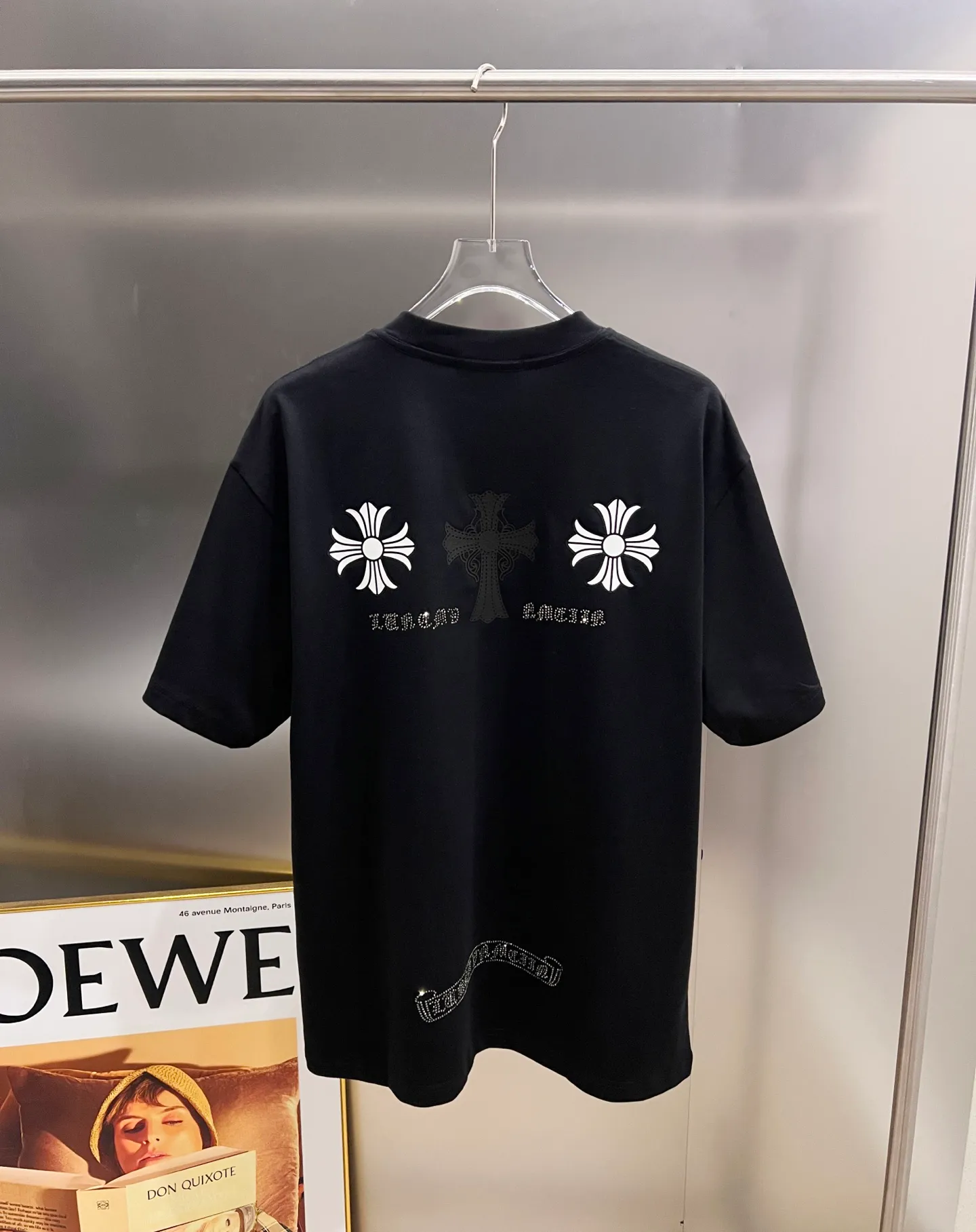 🅿️190 CH Crow 2025 Autumn and Winter New Short-sleeved T-shirt Cross leather craft Customized hardware metal + Middle Eastern Australian diamond design craft The real thing is great🔥Same style for men and women, loose version Size S M L XL XXL Five sizes black white